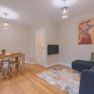  Apartamento Vivienda Turistica Reformada En Zona Residencial Con Garaje Y Wifi
